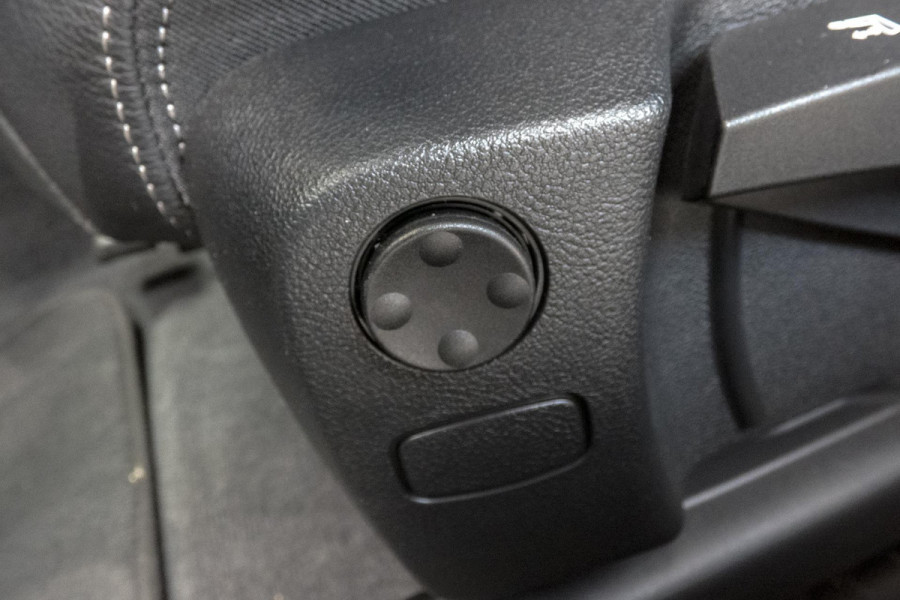 BMW 3 Serie Touring 330e High Executive | CAMERA | NAVIGATIE | PDC | APPLE / ANDROID CARPLAY
