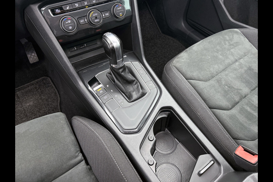 Volkswagen Tiguan 1.4 TSI ACT Comfortline | 150PK | PANORAMISCH DAK | 1e eigenaar | NL-Auto | Massage | StoelverW | Lane ass | ETC
