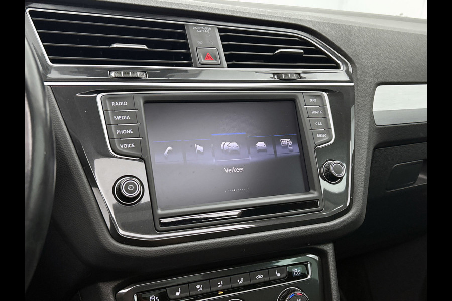Volkswagen Tiguan 1.4 TSI ACT Comfortline | 150PK | PANORAMISCH DAK | 1e eigenaar | NL-Auto | Massage | StoelverW | Lane ass | ETC