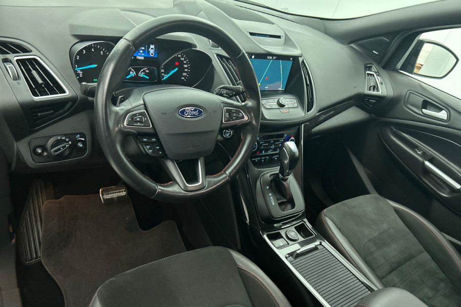 Ford Kuga 1.5 EcoBoost Vignale(Zeer goed OnderH, Trekhaak, Camera, Stoel Verwarming, Navigatie, PDC, Etc)