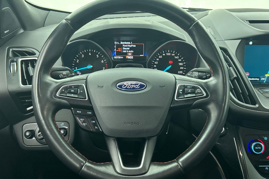 Ford Kuga 1.5 EcoBoost Vignale(Zeer goed OnderH, Trekhaak, Camera, Stoel Verwarming, Navigatie, PDC, Etc)