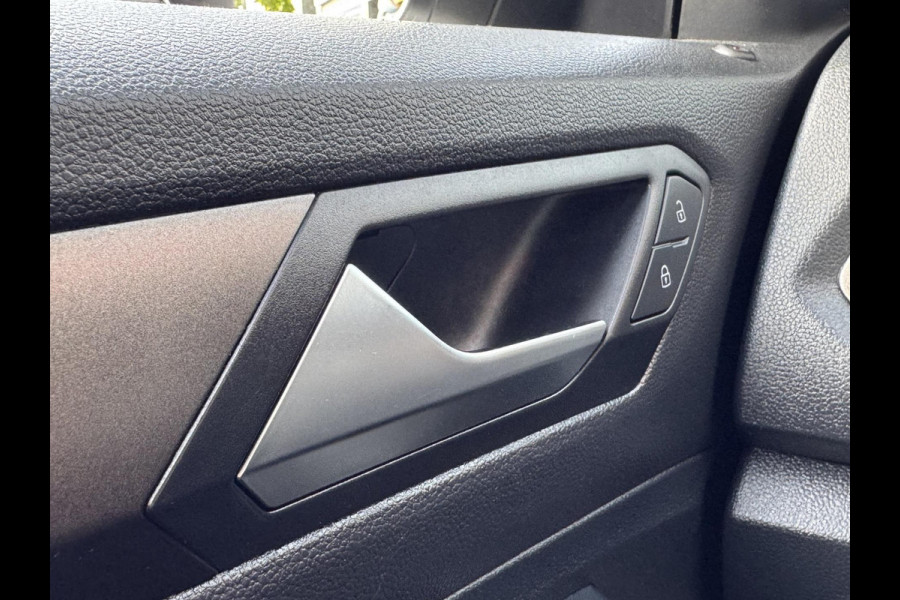 Volkswagen T-Roc 1.0 TSI Style - Navigatie/Apple Carplay I Airco I LED I PDC I Comfort pakket I Sport velgen I Dealer onderhouden