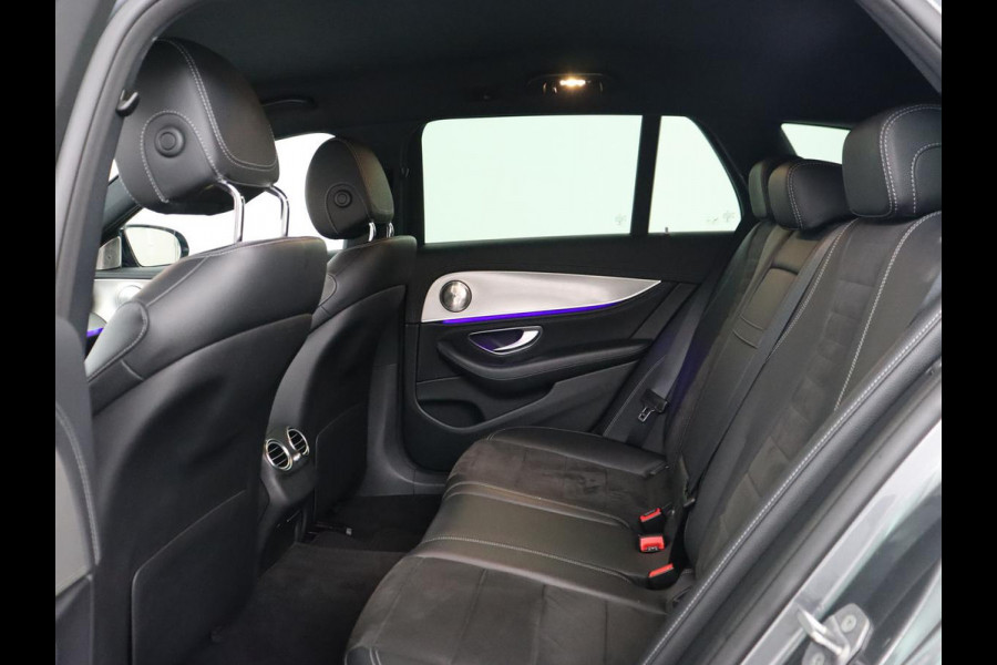 Mercedes-Benz E-Klasse 220d Business Solution AMG | Stoelverwarming | Trekhaak | Camera | Carplay | Widescreen | Half leder | Navigatie | Full LED