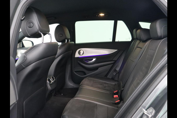 Mercedes-Benz E-Klasse 220d Business Solution AMG | Stoelverwarming | Trekhaak | Camera | Carplay | Widescreen | Half leder | Navigatie | Full LED