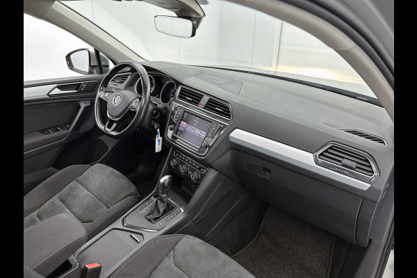 Volkswagen Tiguan 1.4 TSI ACT Comfortline | 150PK | PANORAMISCH DAK | 1e eigenaar | NL-Auto | Massage | StoelverW | Lane ass | ETC
