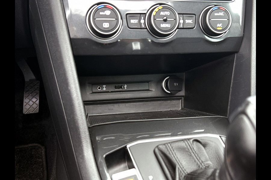 Volkswagen Tiguan 1.4 TSI ACT Comfortline | 150PK | PANORAMISCH DAK | 1e eigenaar | NL-Auto | Massage | StoelverW | Lane ass | ETC