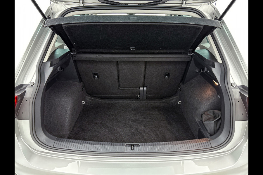Volkswagen Tiguan 1.4 TSI ACT Comfortline | 150PK | PANORAMISCH DAK | 1e eigenaar | NL-Auto | Massage | StoelverW | Lane ass | ETC