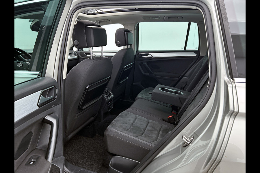 Volkswagen Tiguan 1.4 TSI ACT Comfortline | 150PK | PANORAMISCH DAK | 1e eigenaar | NL-Auto | Massage | StoelverW | Lane ass | ETC