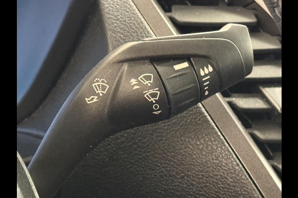 Ford Transit Connect 100 pk L2 Trend Navi Airco Trekhaak Cruise Control PDC Achter Camera 3-zits