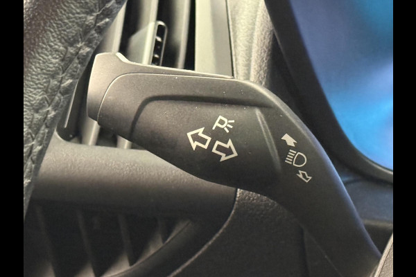 Ford Transit Connect 100 pk L2 Trend Navi Airco Trekhaak Cruise Control PDC Achter Camera 3-zits