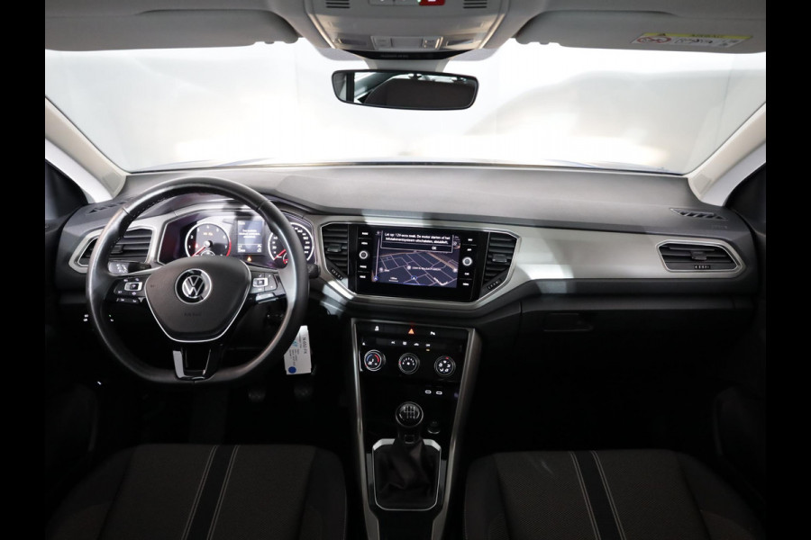 Volkswagen T-Roc 1.0 TSI Style Business 110 pk | Navigatie | Parkeersensoren | Adaptieve cruise control | Apple Carplay/Android Auto |