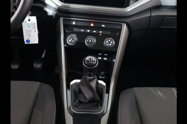 Volkswagen T-Roc 1.0 TSI Style Business 110 pk | Navigatie | Parkeersensoren | Adaptieve cruise control | Apple Carplay/Android Auto |