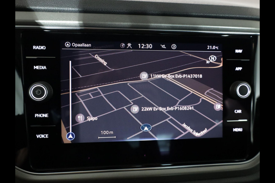 Volkswagen T-Roc 1.0 TSI Style Business 110 pk | Navigatie | Parkeersensoren | Adaptieve cruise control | Apple Carplay/Android Auto |