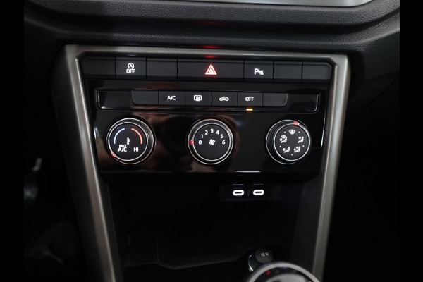 Volkswagen T-Roc 1.0 TSI Style Business 110 pk | Navigatie | Parkeersensoren | Adaptieve cruise control | Apple Carplay/Android Auto |