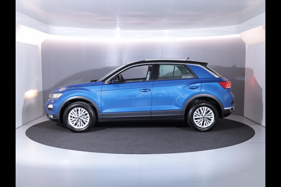 Volkswagen T-Roc 1.0 TSI Style Business 110 pk | Navigatie | Parkeersensoren | Adaptieve cruise control | Apple Carplay/Android Auto |