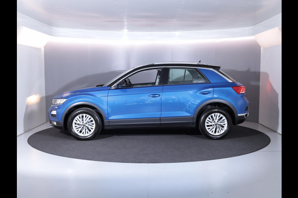 Volkswagen T-Roc 1.0 TSI Style Business 110 pk | Navigatie | Parkeersensoren | Adaptieve cruise control | Apple Carplay/Android Auto |
