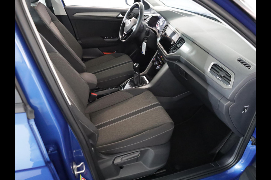 Volkswagen T-Roc 1.0 TSI Style Business 110 pk | Navigatie | Parkeersensoren | Adaptieve cruise control | Apple Carplay/Android Auto |