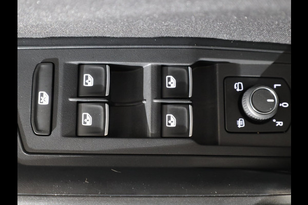Volkswagen T-Roc 1.0 TSI Style Business 110 pk | Navigatie | Parkeersensoren | Adaptieve cruise control | Apple Carplay/Android Auto |