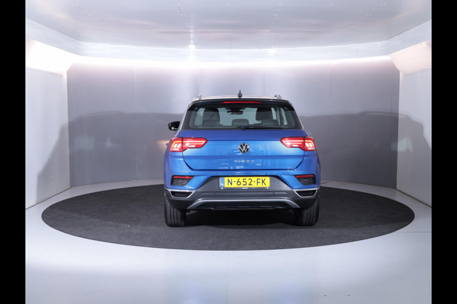 Volkswagen T-Roc 1.0 TSI Style Business 110 pk | Navigatie | Parkeersensoren | Adaptieve cruise control | Apple Carplay/Android Auto |