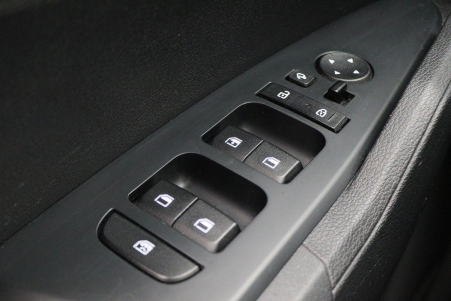 Kia Sportage 1.6 T-GDi MHEV ComfortLine LED, Apple Carplay, ACC, Lane Assist, Camera, Climate, 17"