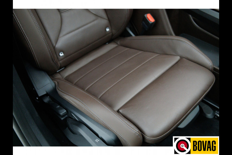 BMW 2 Serie Active Tourer 218i M-sport | Panoramadak | Leer | Harman Kardon | Stoel- en stuurverwarming | HUD | Electrische klep 360 Camera, Assisted driving, Navigatie, Shadowline, Keyless, Helemaal, 19'' Individual. VOL!