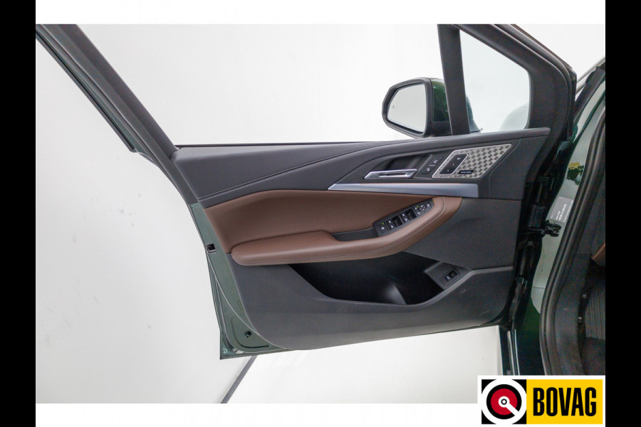 BMW 2 Serie Active Tourer 218i M-sport | Panoramadak | Leer | Harman Kardon | Stoel- en stuurverwarming | HUD | Electrische klep 360 Camera, Assisted driving, Navigatie, Shadowline, Keyless, Helemaal, 19'' Individual. VOL!