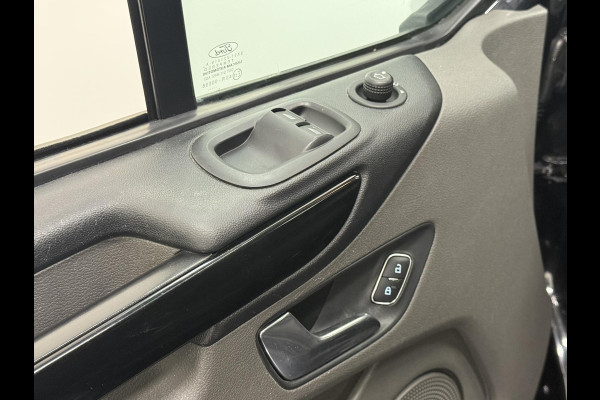 Ford Transit Custom 300 2.0 TDCI 130 pk Automaat Dubbele Cabine LIMITED! L2 | Navigatie | Airco | Bluetooth | 5-Zits | Trekhaak | DAB+