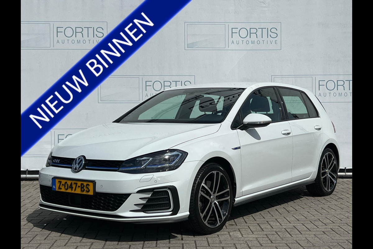 Volkswagen Golf 1.4 TSI PHEV GTE 7.5 STOELVERW | WINTERSET OP ORIGINELE VELGEN | PDC VOOR & ACHTER | APK T/M 27 Volkswagen Golf 1.4 TSI PHEV GTE 7.5 STOELVERW | WINTERSET OP ORIGINELE VELGEN | PDC VOOR & ACHTER | APK T/M 27