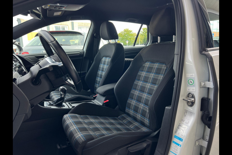 Volkswagen Golf 1.4 TSI PHEV GTE 7.5 STOELVERW | WINTERSET OP ORIGINELE VELGEN | PDC VOOR & ACHTER | APK T/M 27