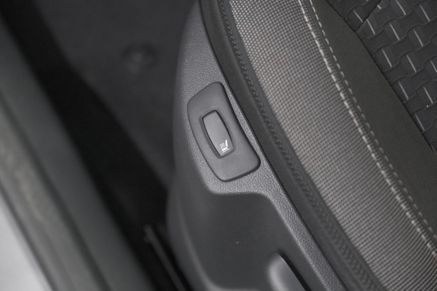 Renault Captur TCe 120 Intens | Camera | Dodehoekdetectie | Navigatie | Stoelverwarming | Parkeersensoren