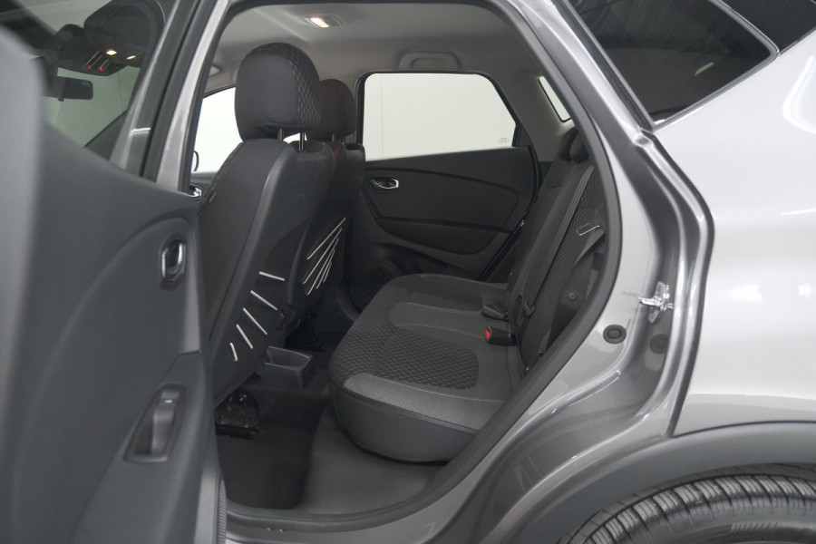 Renault Captur TCe 120 Intens | Camera | Dodehoekdetectie | Navigatie | Stoelverwarming | Parkeersensoren
