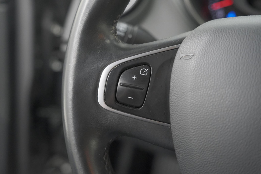 Renault Captur TCe 120 Intens | Camera | Dodehoekdetectie | Navigatie | Stoelverwarming | Parkeersensoren