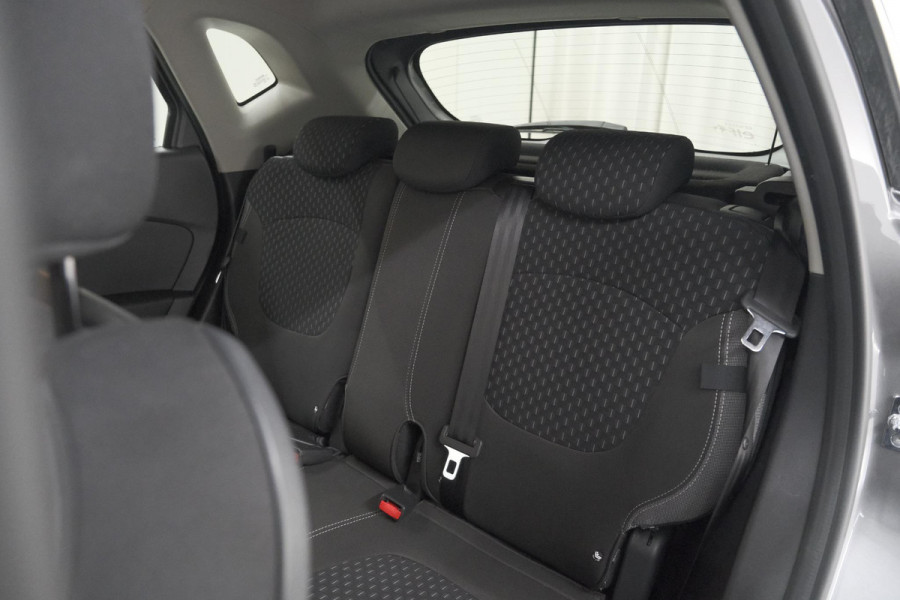 Renault Captur TCe 120 Intens | Camera | Dodehoekdetectie | Navigatie | Stoelverwarming | Parkeersensoren