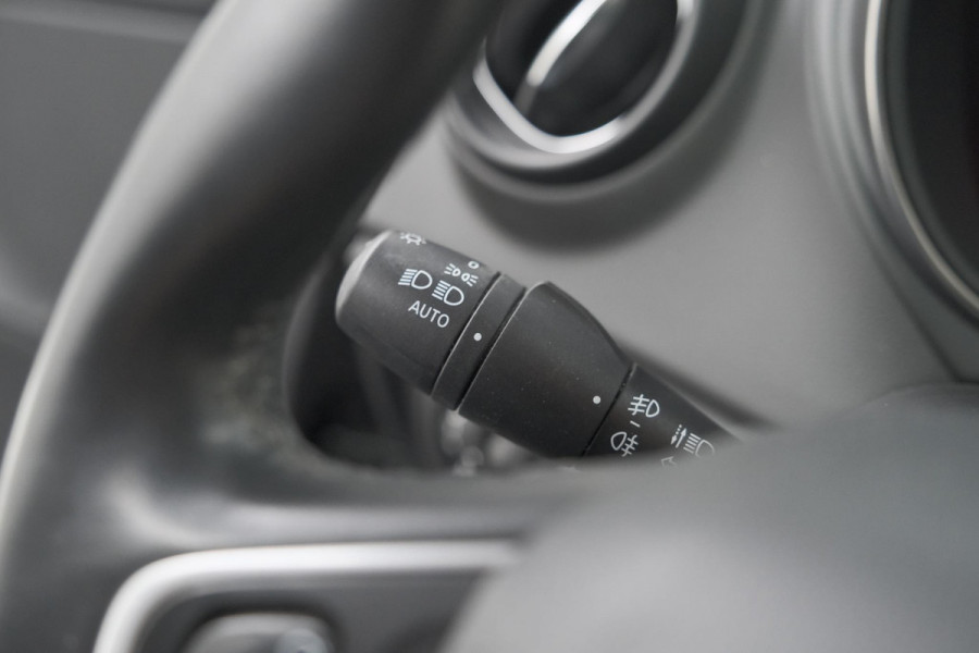 Renault Captur TCe 120 Intens | Camera | Dodehoekdetectie | Navigatie | Stoelverwarming | Parkeersensoren