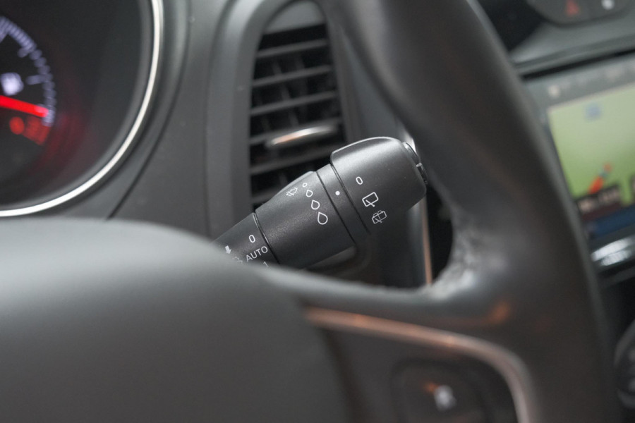 Renault Captur TCe 120 Intens | Camera | Dodehoekdetectie | Navigatie | Stoelverwarming | Parkeersensoren