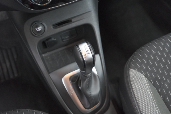 Renault Captur TCe 120 Intens | Camera | Dodehoekdetectie | Navigatie | Stoelverwarming | Parkeersensoren