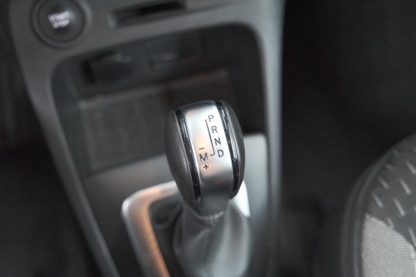 Renault Captur TCe 120 Intens | Camera | Dodehoekdetectie | Navigatie | Stoelverwarming | Parkeersensoren