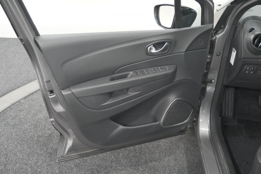 Renault Captur TCe 120 Intens | Camera | Dodehoekdetectie | Navigatie | Stoelverwarming | Parkeersensoren
