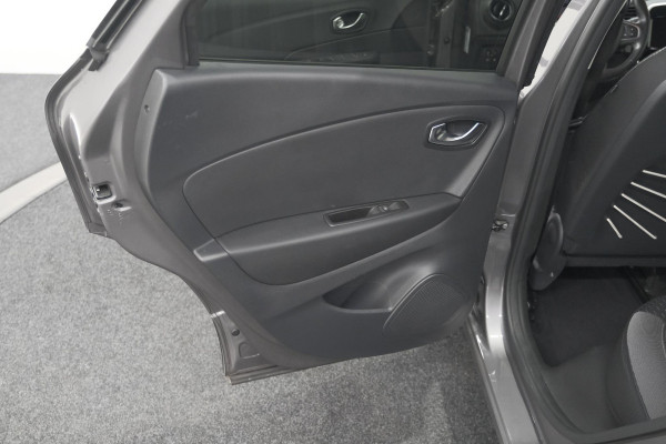 Renault Captur TCe 120 Intens | Camera | Dodehoekdetectie | Navigatie | Stoelverwarming | Parkeersensoren