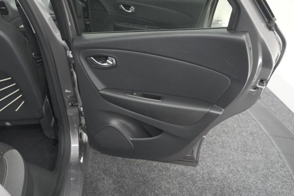Renault Captur TCe 120 Intens | Camera | Dodehoekdetectie | Navigatie | Stoelverwarming | Parkeersensoren