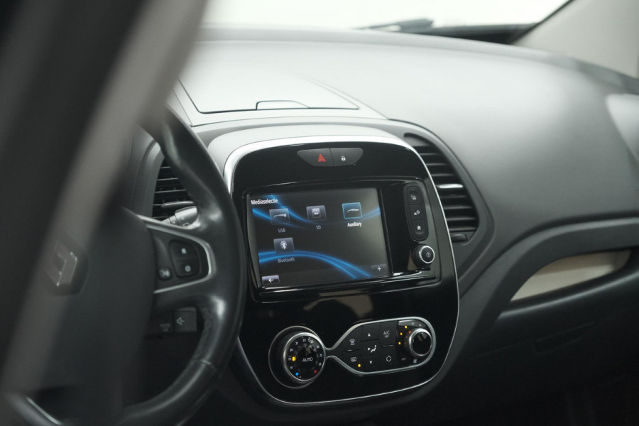Renault Captur TCe 120 Intens | Camera | Dodehoekdetectie | Navigatie | Stoelverwarming | Parkeersensoren
