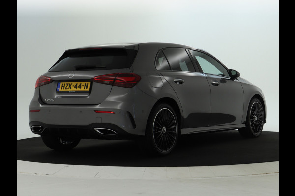 Mercedes-Benz A-Klasse 250 e AMG Line AMG Line Advanced Plus | Night Pakket | 19 Inch AMG velgen | Stoel en Stuurverwarming. Inclusief 24 maanden MB Certified garantie voor Europa.