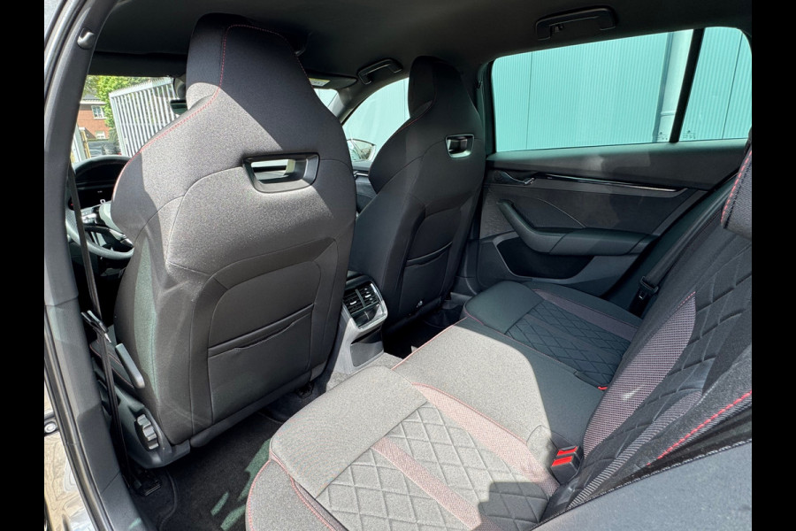 Škoda Octavia Combi 1.4 TSI RS iV PHEV * Trekhaak * Keyless * Stoelverwarming *