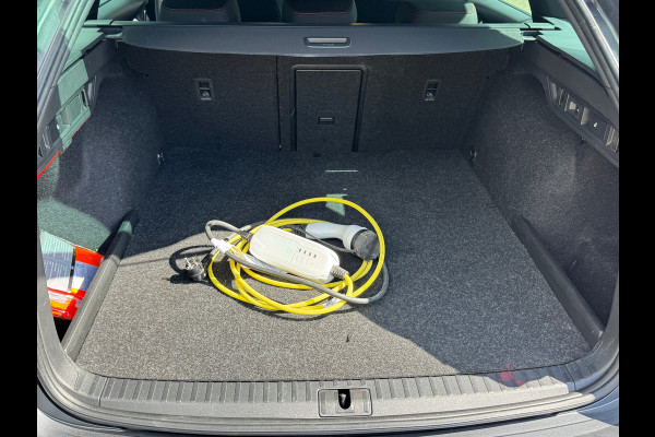 Škoda Octavia Combi 1.4 TSI RS iV PHEV * Trekhaak * Keyless * Stoelverwarming *