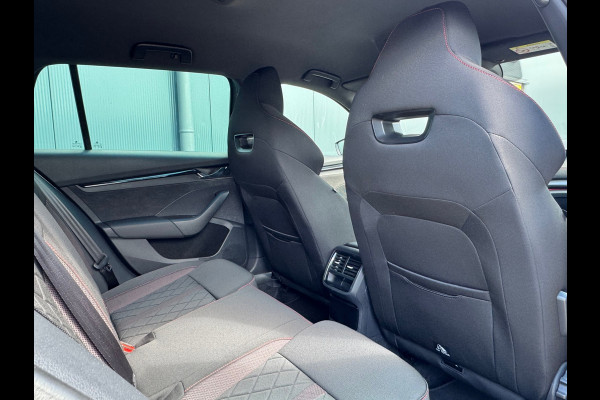 Škoda Octavia Combi 1.4 TSI RS iV PHEV * Trekhaak * Keyless * Stoelverwarming *