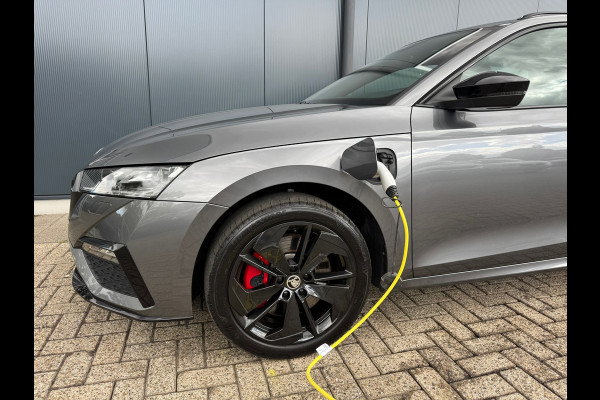 Škoda Octavia Combi 1.4 TSI RS iV PHEV * Trekhaak * Keyless * Stoelverwarming *