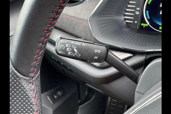 Škoda Octavia Combi 1.4 TSI RS iV PHEV * Trekhaak * Keyless * Stoelverwarming *