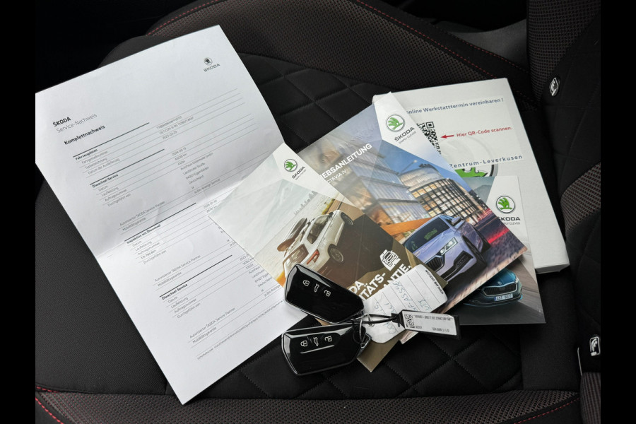 Škoda Octavia Combi 1.4 TSI RS iV PHEV * Trekhaak * Keyless * Stoelverwarming *