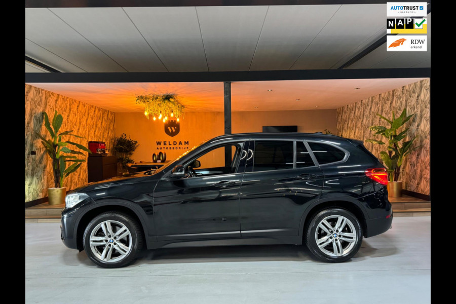 BMW X1 XDrive20i Executive Garantie Camera StoelVW Elek Achterklep PDC Cruise Navi Clima Led Lane All Season Rijklaar