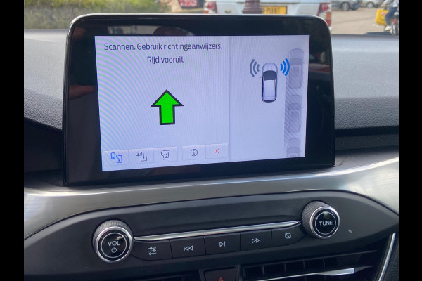Ford Focus 1.0 TITANIUM CAMERA/NAVI/KEYLESS/LANE/CARPLAY